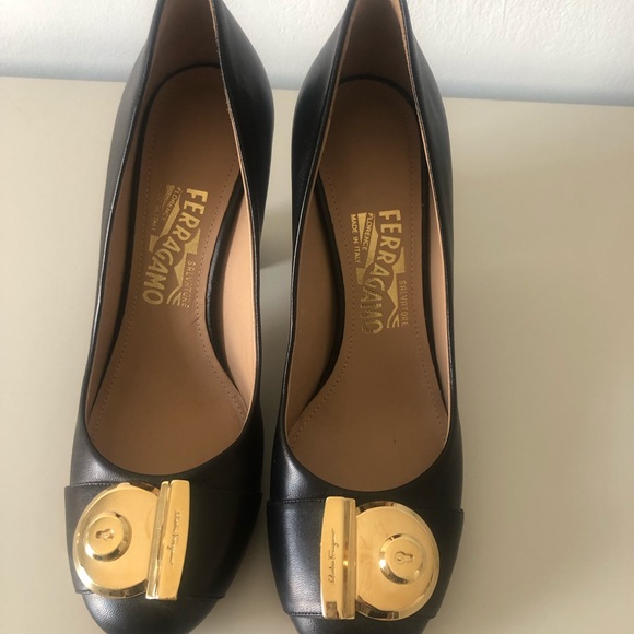 Ferragamo Never Been Worn Round Toe Leather Pumps - Picture 1 of 6